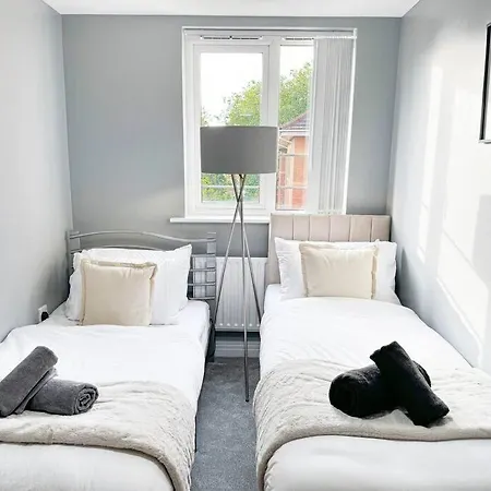 Apartment Contractor - Weekly - 2 Bedroom - 4 Beds Birmingham