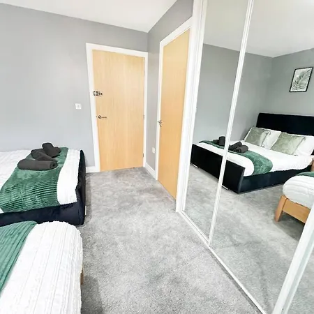 Contractor - Weekly - 2 Bedroom - 4 Beds * Birmingham