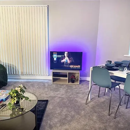 Contractor - Weekly - 2 Bedroom - 4 Beds * Birmingham