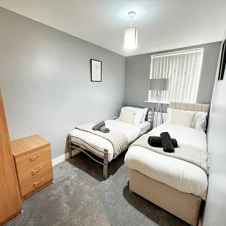 Apartment Contractor - Weekly - 2 Bedroom - 4 Beds