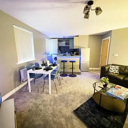 Apartment Contractor - Weekly - 2 Bedroom - 4 Beds *